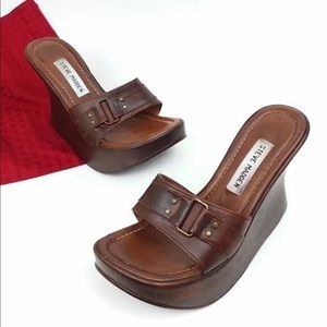 Leather Vintage Steve Madden platform wedge sandal
